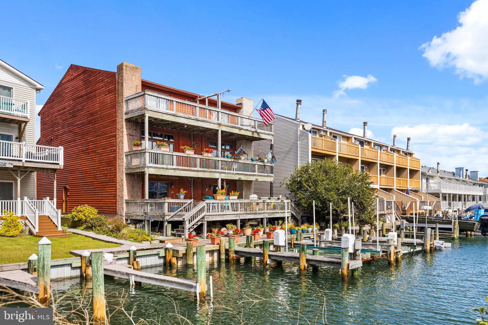 BAYSHORE ESTATES - Residential