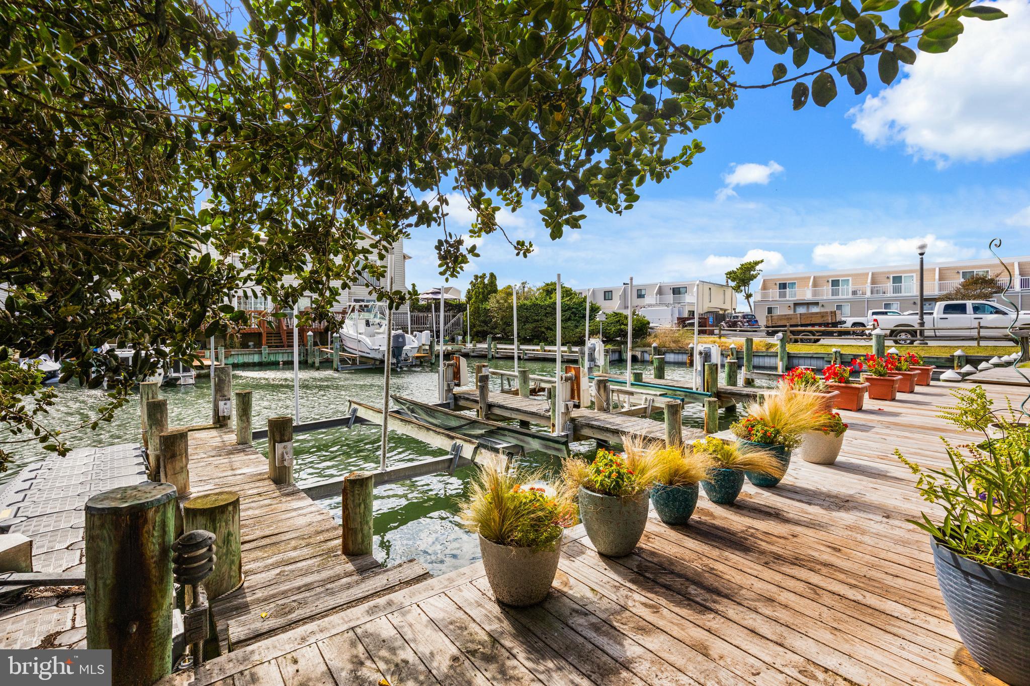 BAYSHORE ESTATES - Residential