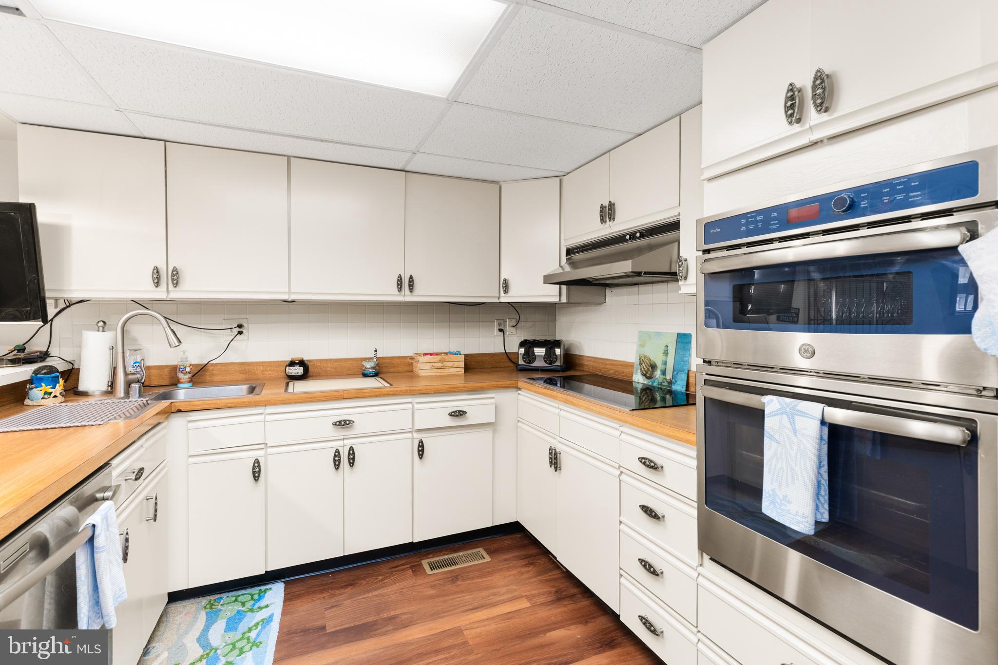 BAYSHORE ESTATES - Residential