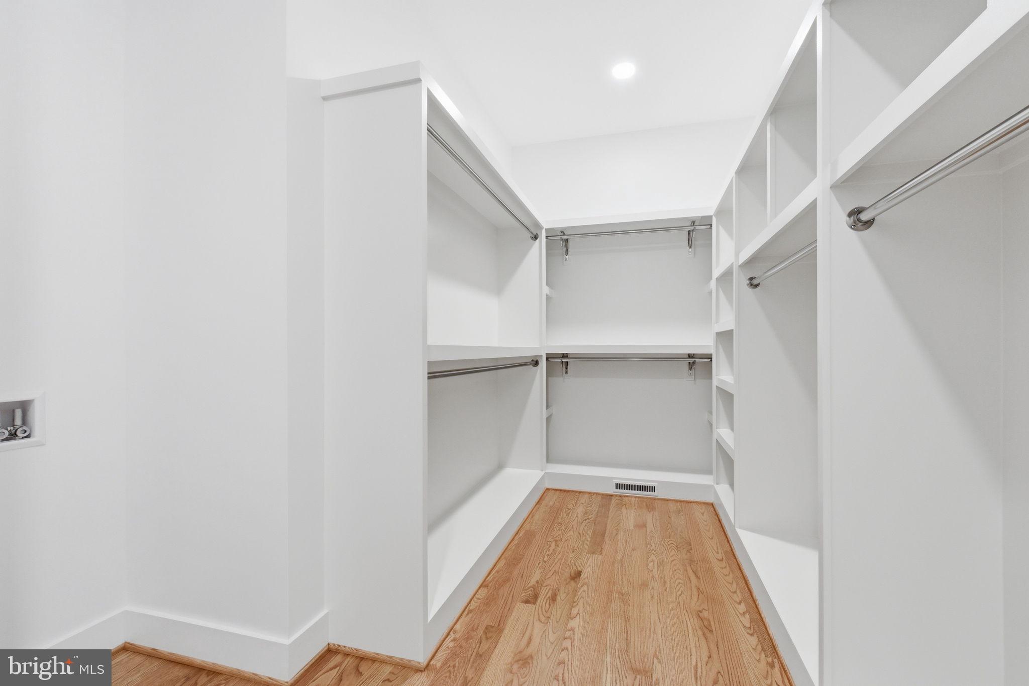 PIMMIT HILLS - Residential