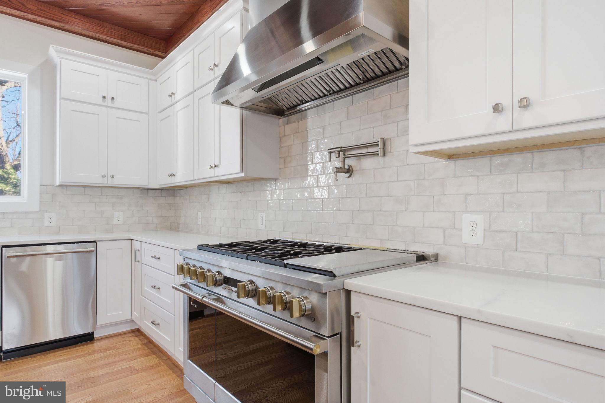 PIMMIT HILLS - Residential