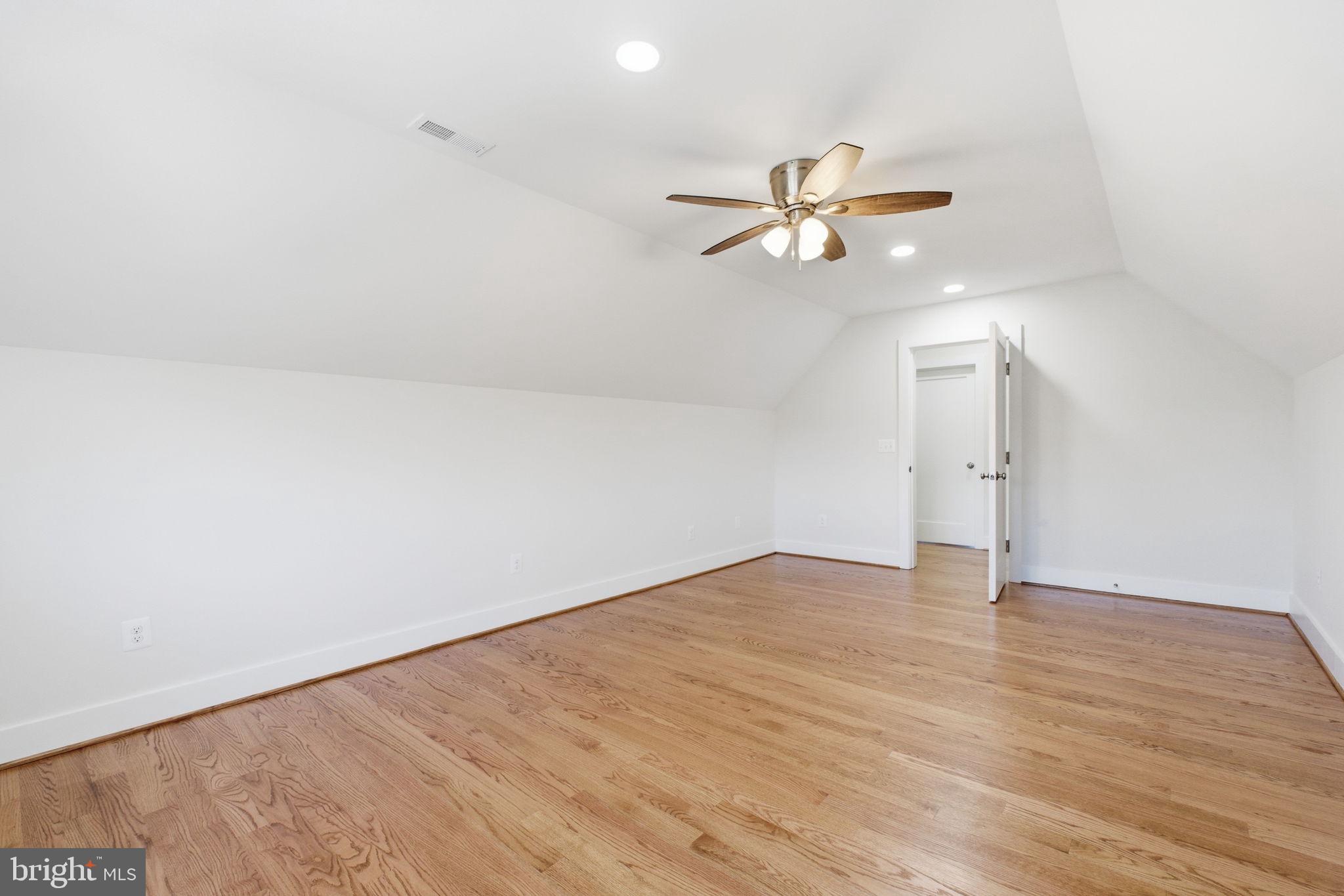 PIMMIT HILLS - Residential