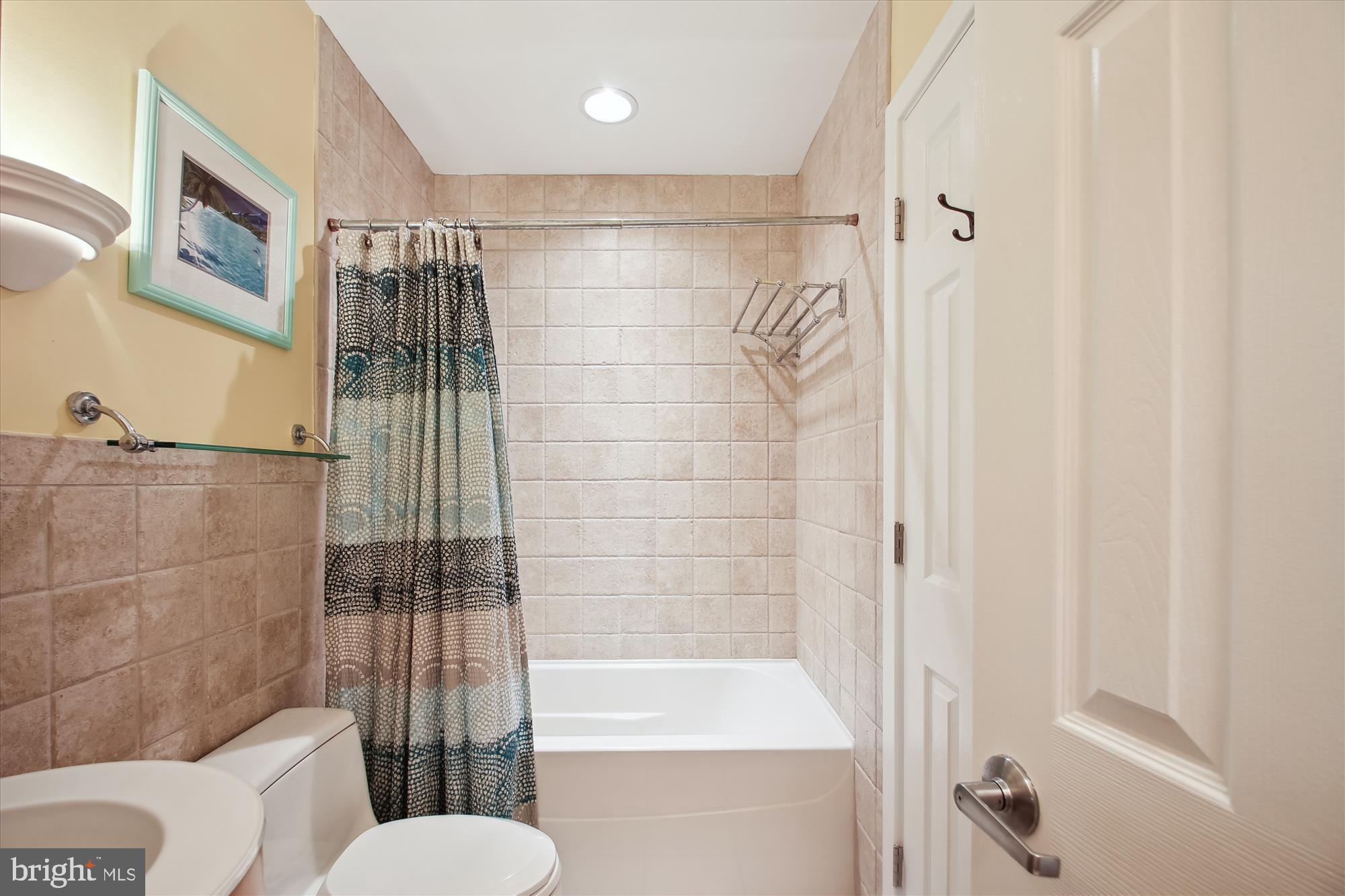 VILLAGE OF CHESAPEAKE HARBOUR - Residential Lease