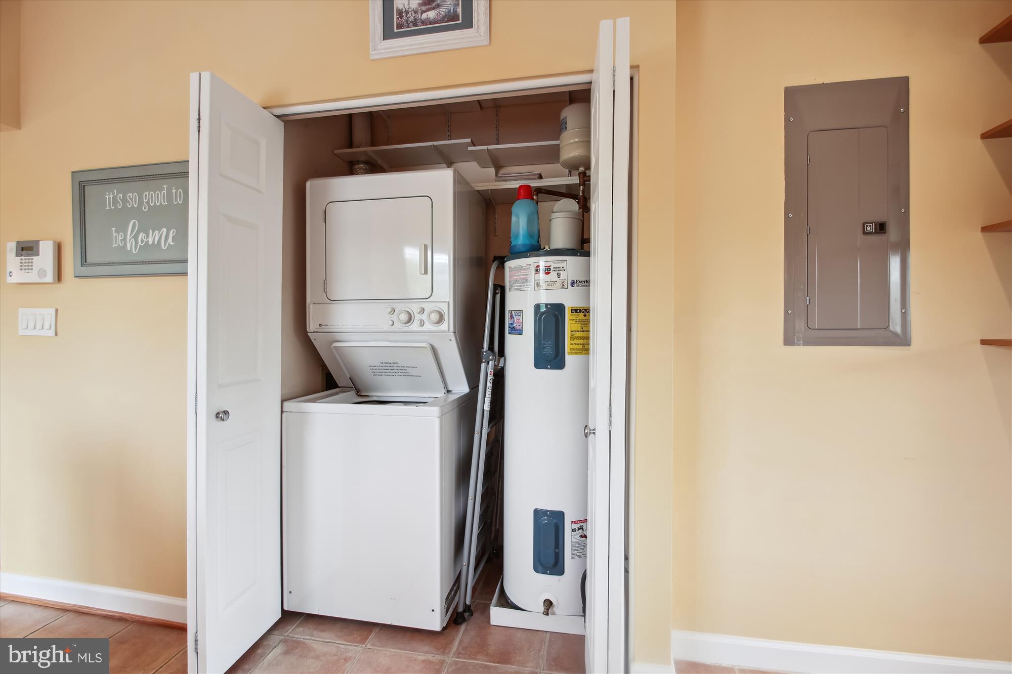 VILLAGE OF CHESAPEAKE HARBOUR - Residential Lease