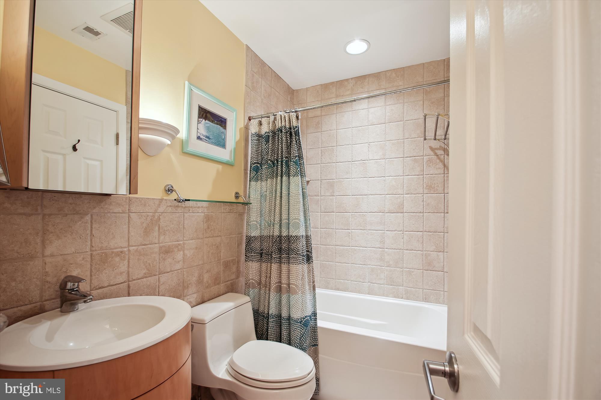 VILLAGE OF CHESAPEAKE HARBOUR - Residential Lease