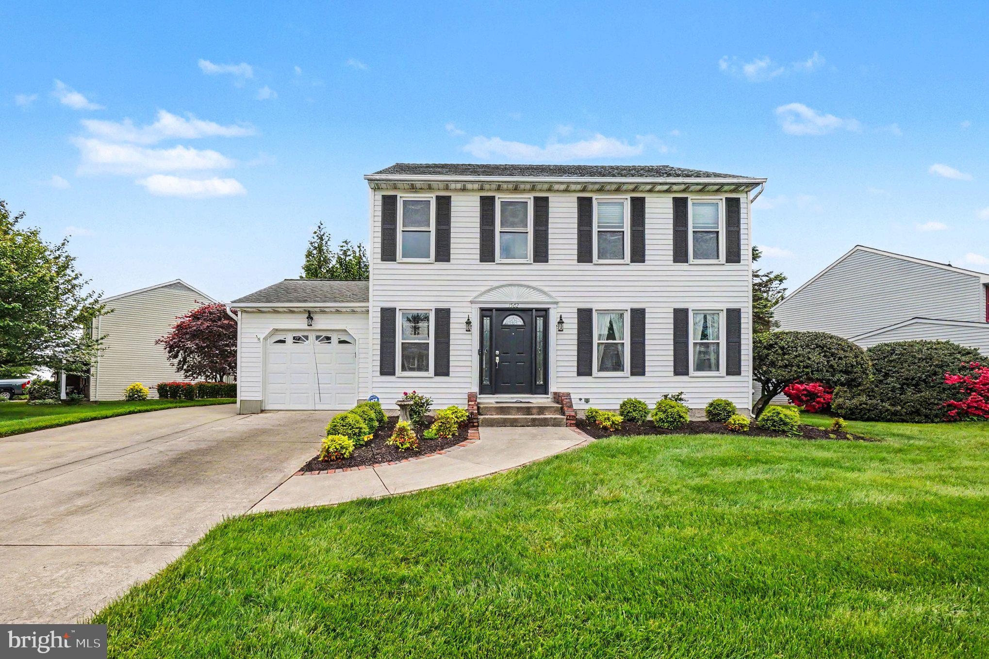 1562 BENTLEY CIRCLE