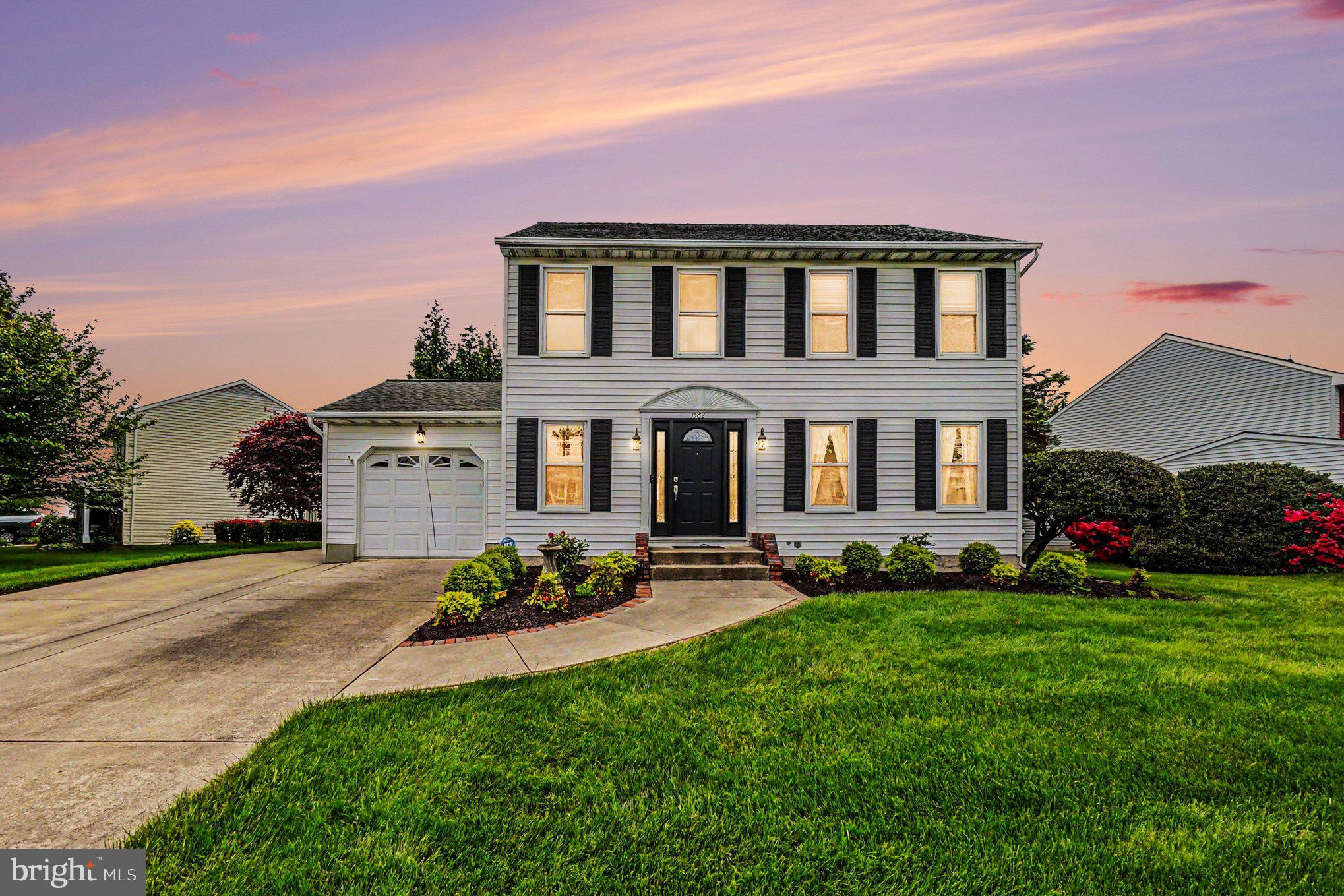 1562 BENTLEY CIRCLE