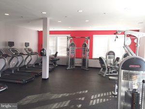 SIGNATURE AT BROADLANDS - Residential Lease