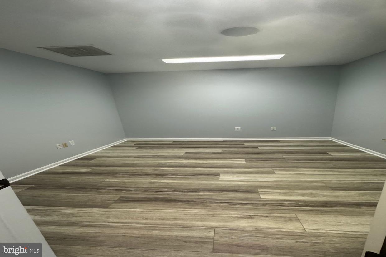 HERNDON - Commercial Lease