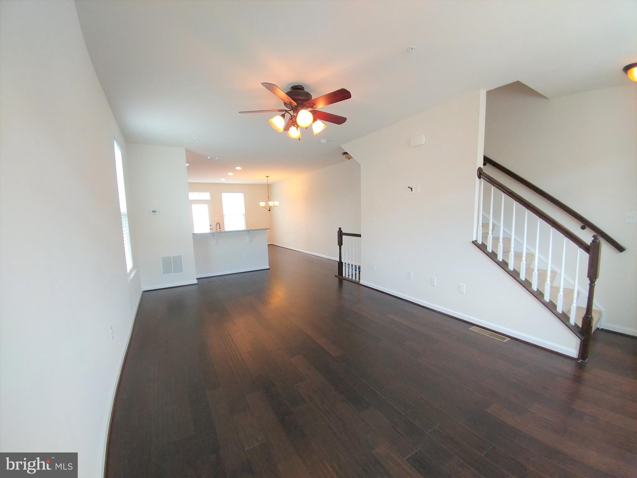 CREEKSIDE VILLAGE - Residential