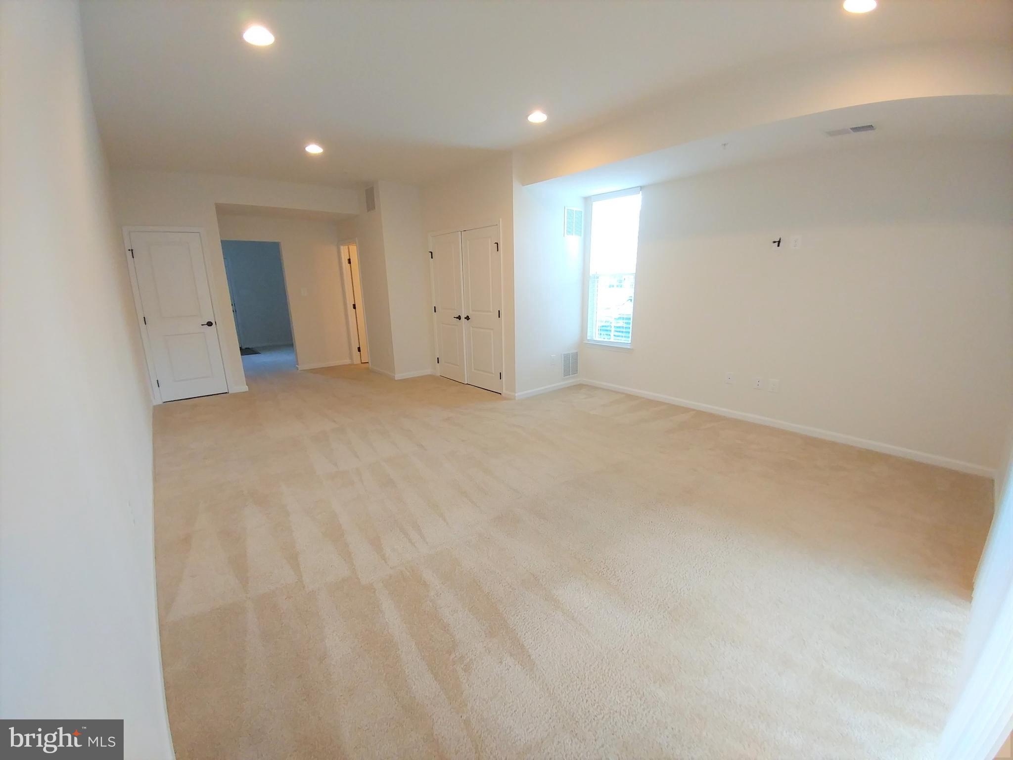 CREEKSIDE VILLAGE - Residential