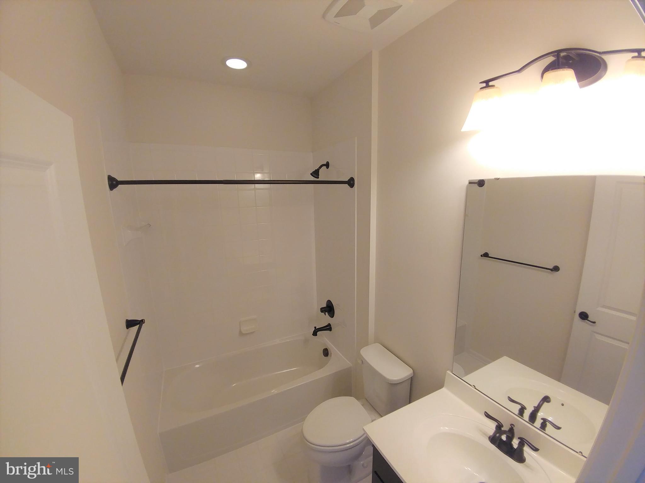 CREEKSIDE VILLAGE - Residential