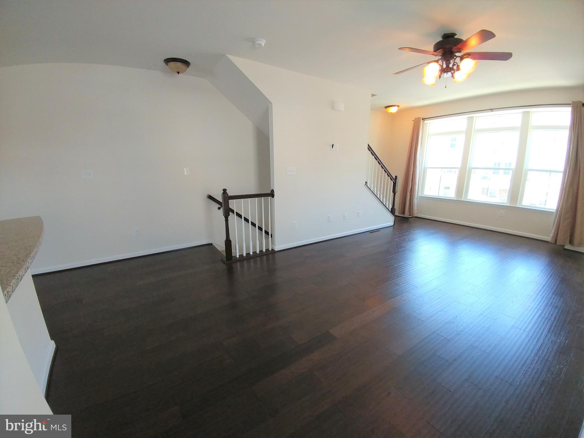 CREEKSIDE VILLAGE - Residential