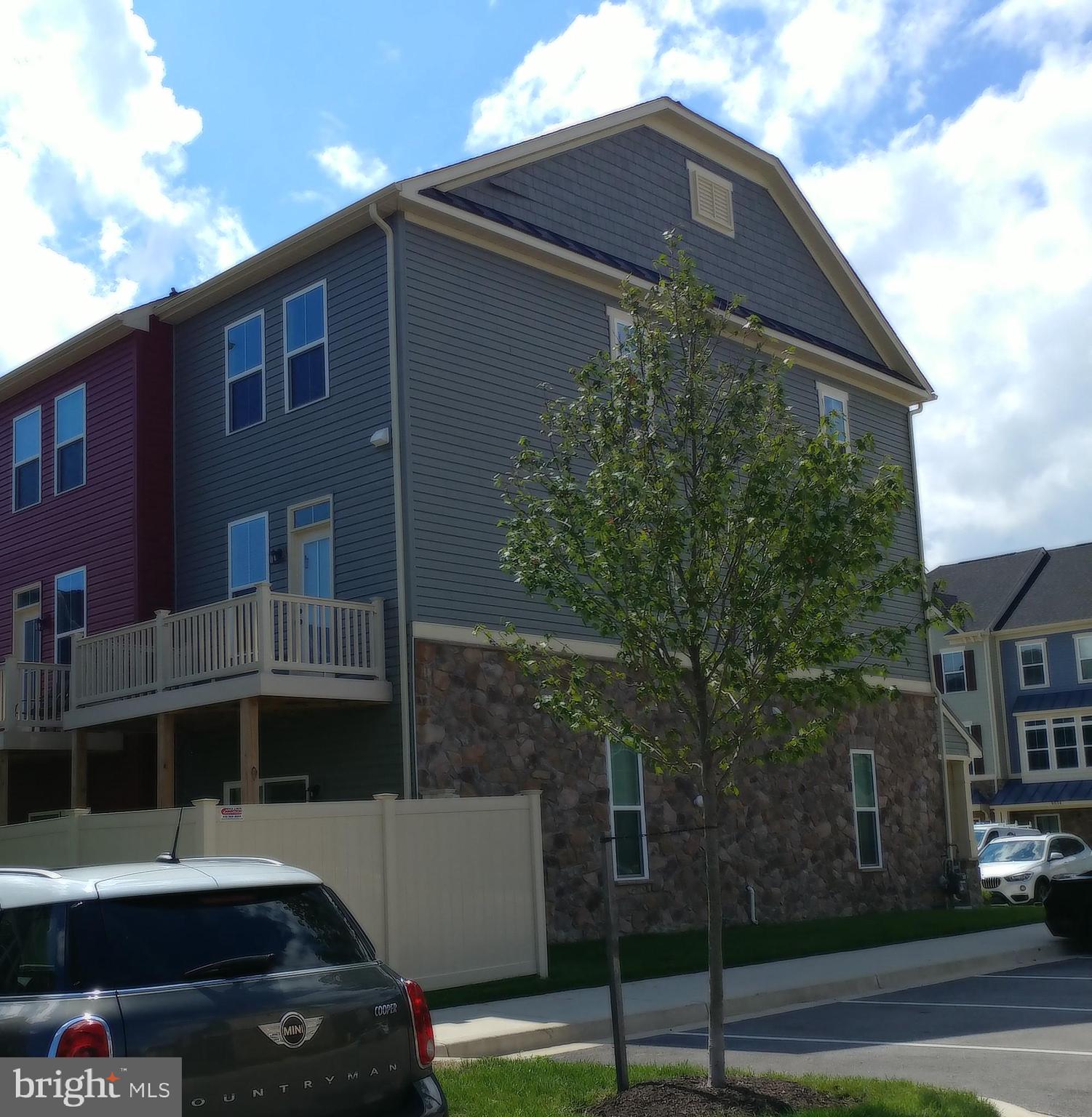 CREEKSIDE VILLAGE - Residential