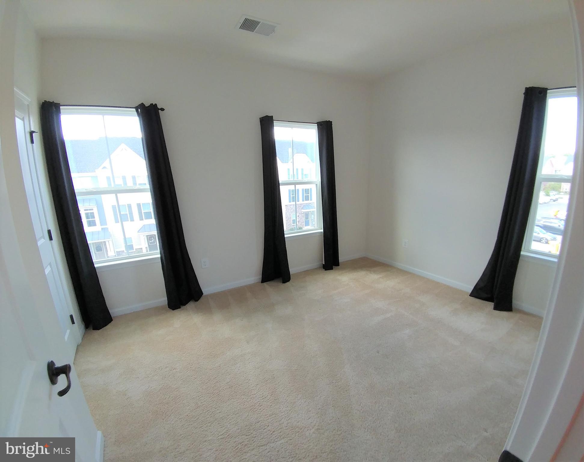 CREEKSIDE VILLAGE - Residential