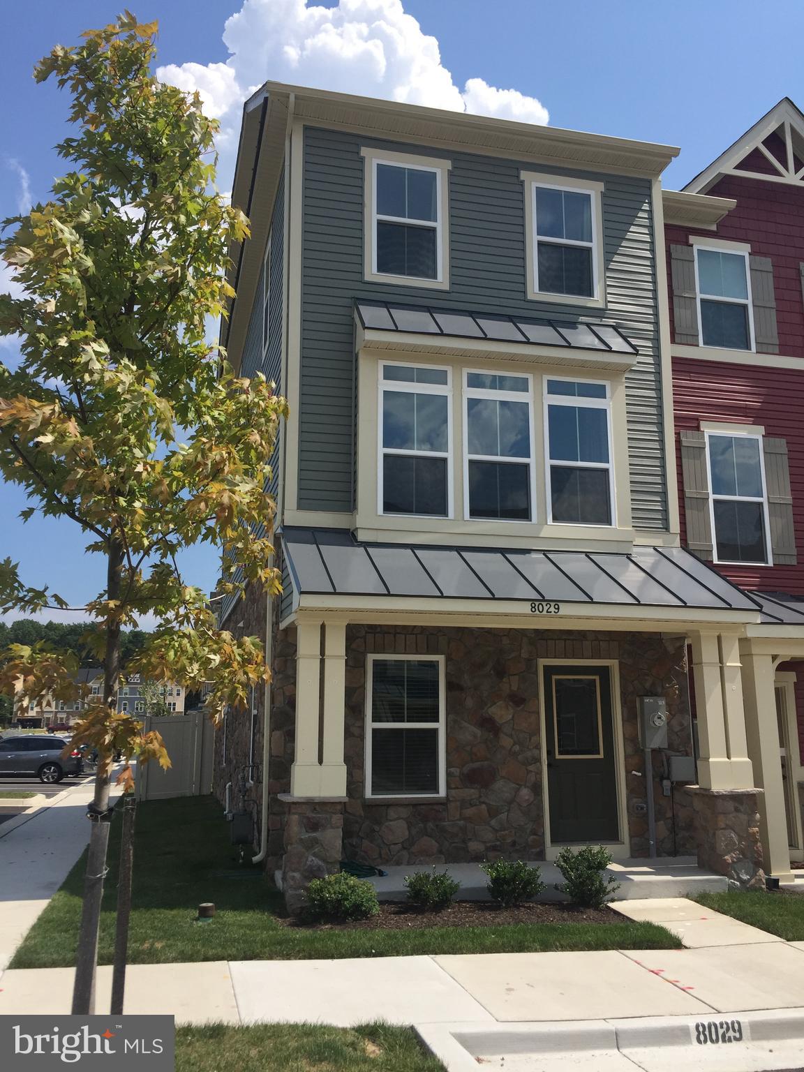 CREEKSIDE VILLAGE - Residential