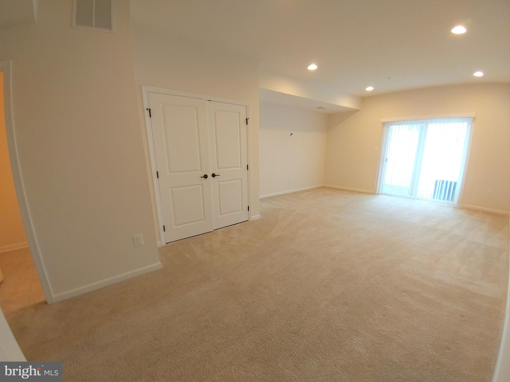 CREEKSIDE VILLAGE - Residential