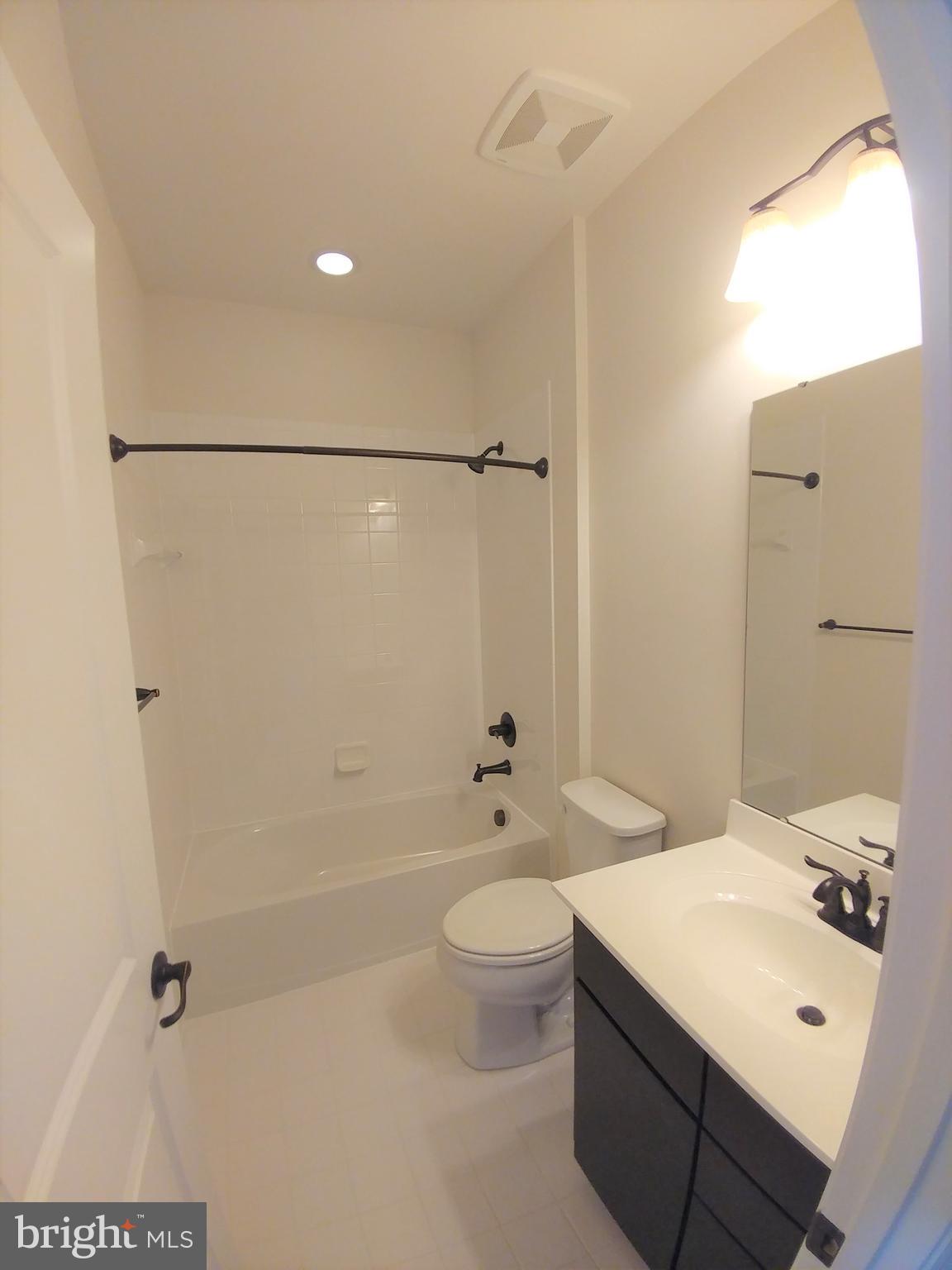 CREEKSIDE VILLAGE - Residential