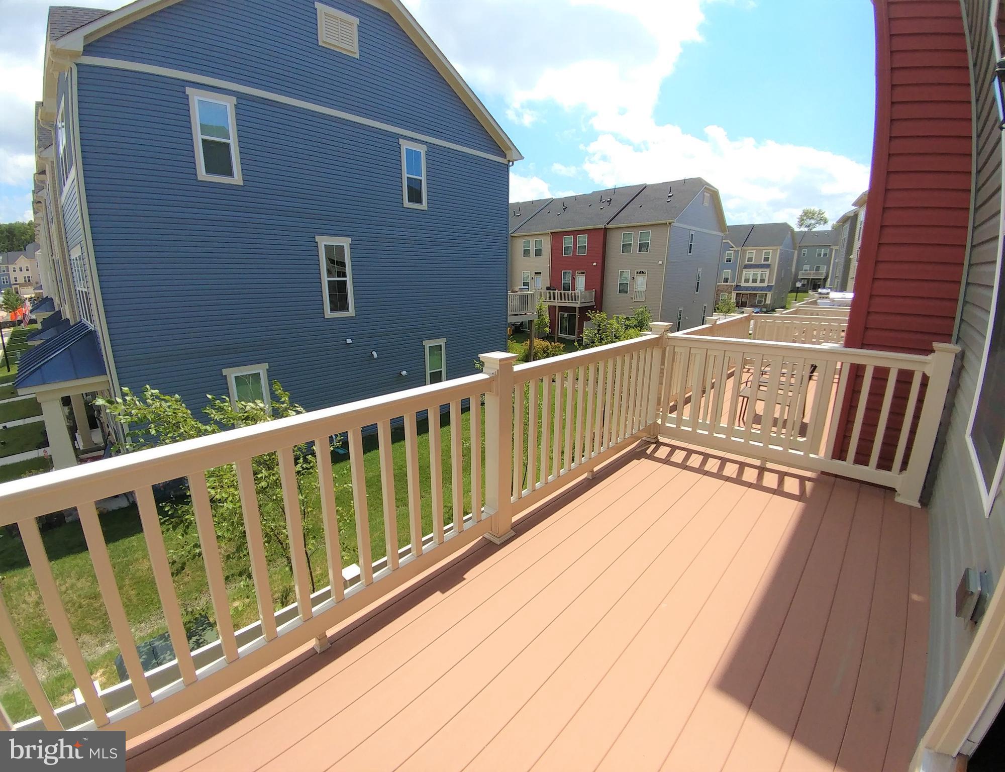 CREEKSIDE VILLAGE - Residential