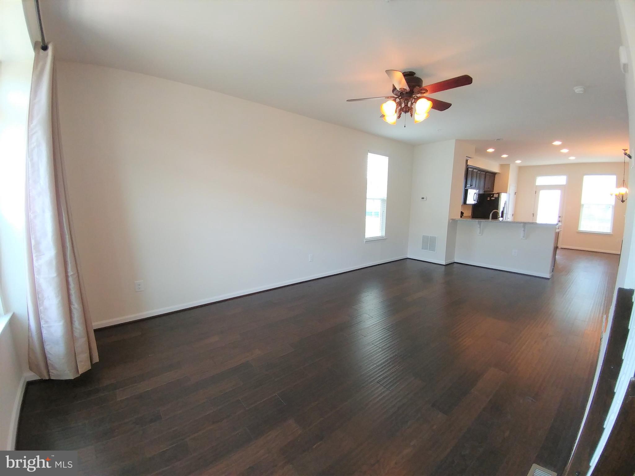 CREEKSIDE VILLAGE - Residential