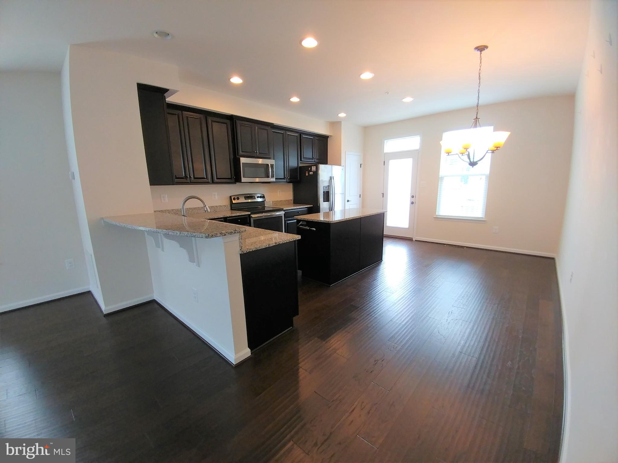 CREEKSIDE VILLAGE - Residential