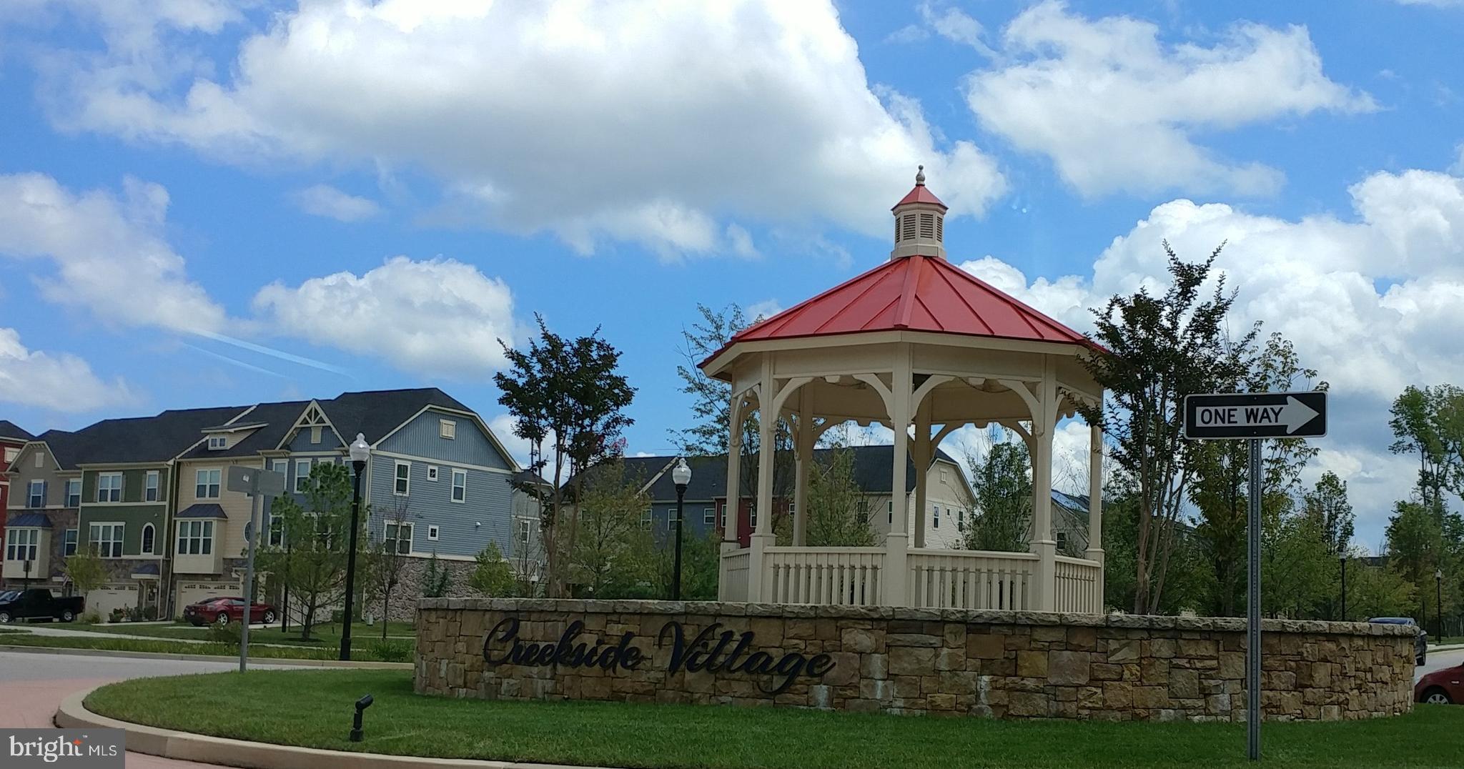 CREEKSIDE VILLAGE - Residential