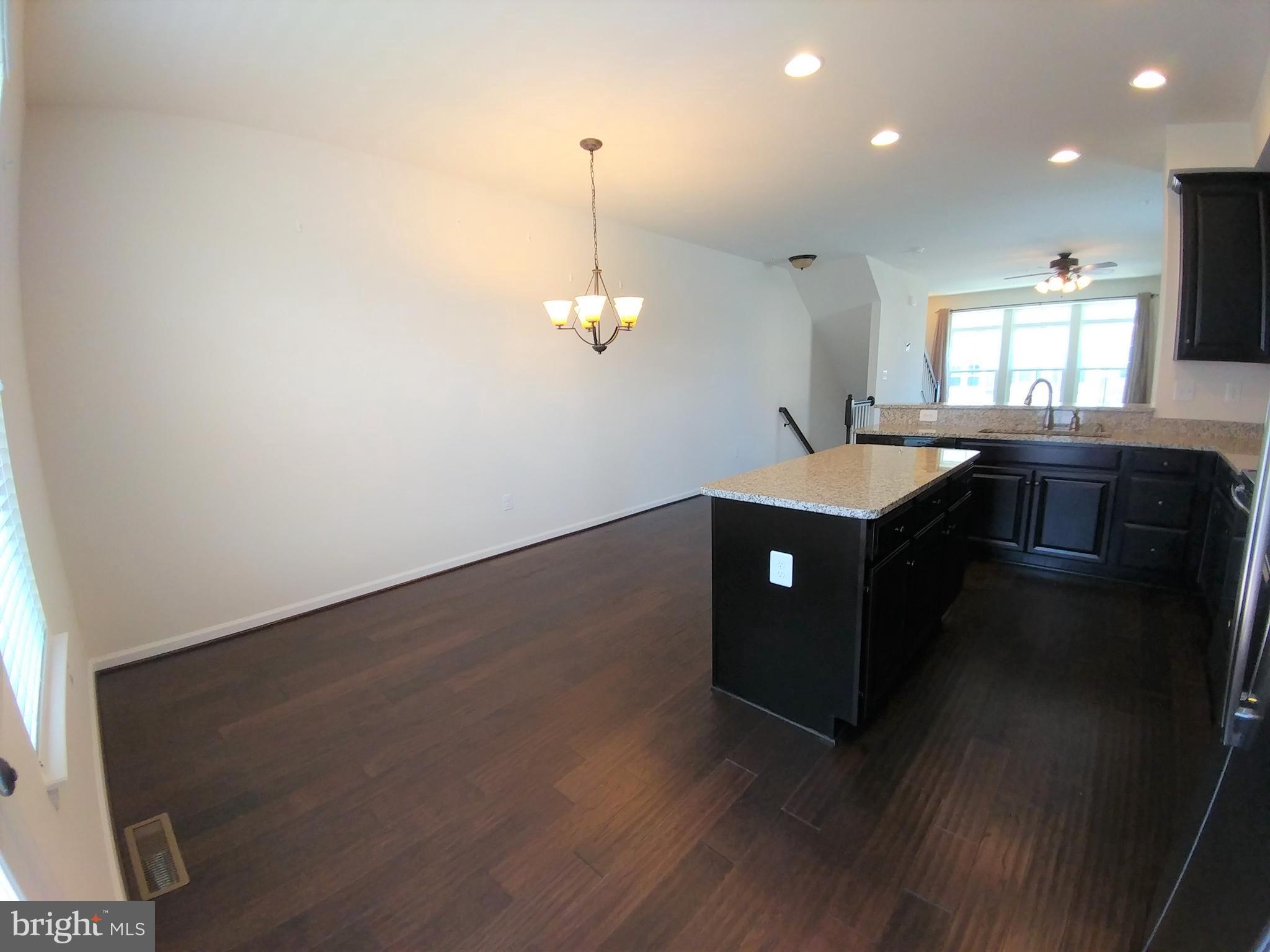 CREEKSIDE VILLAGE - Residential