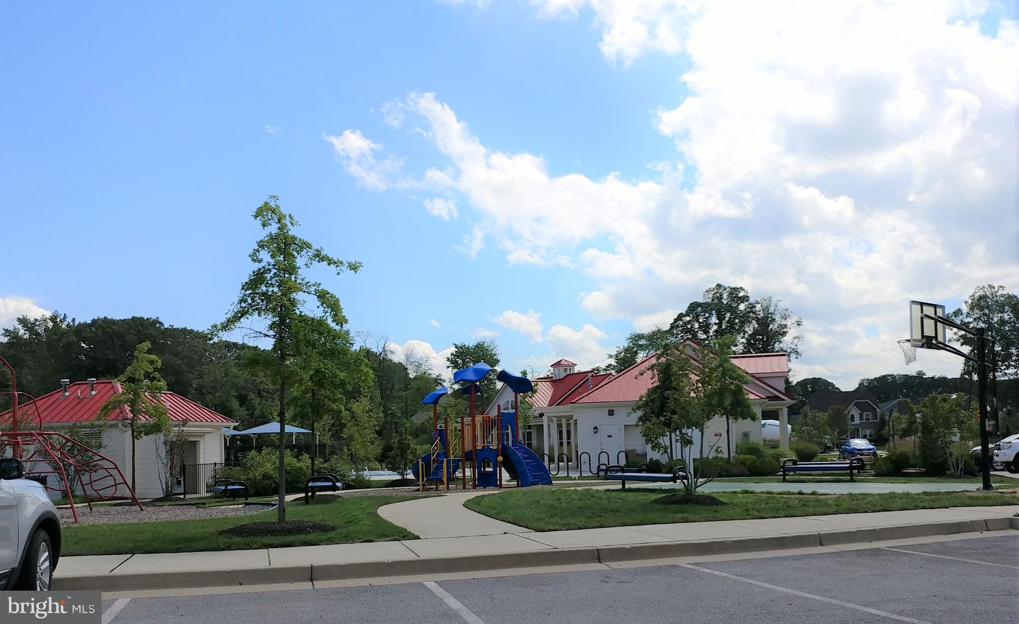 CREEKSIDE VILLAGE - Residential