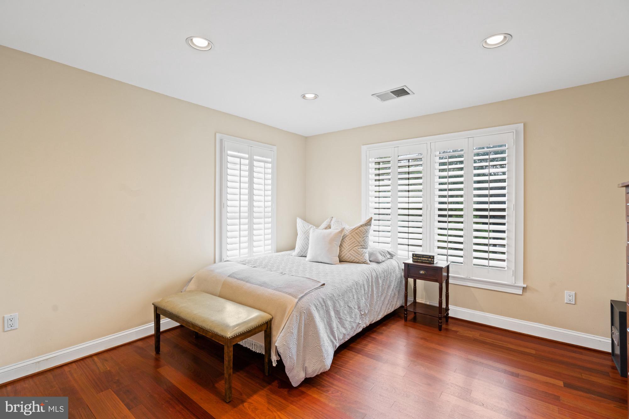 MADRILLON FARMS - Residential