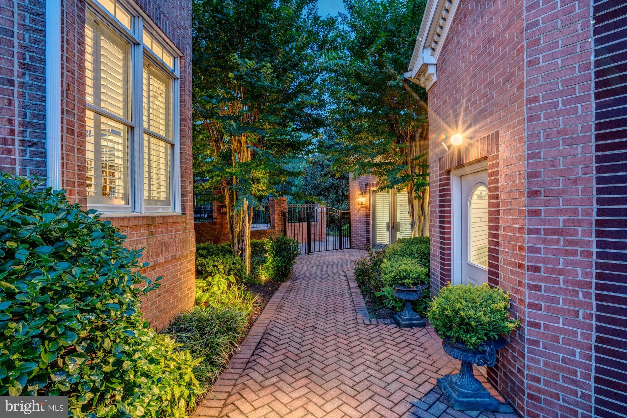 MADRILLON FARMS - Residential