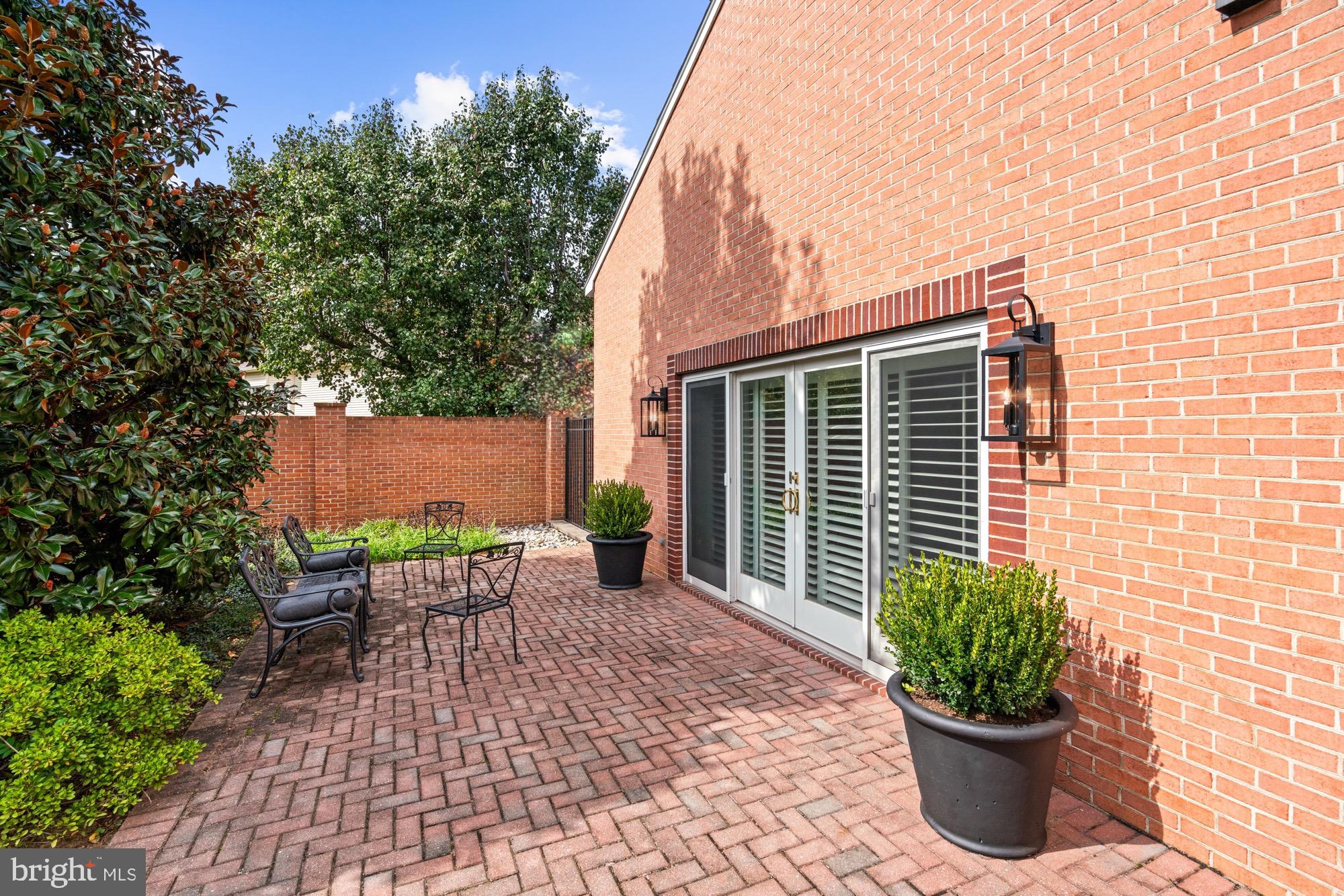 MADRILLON FARMS - Residential