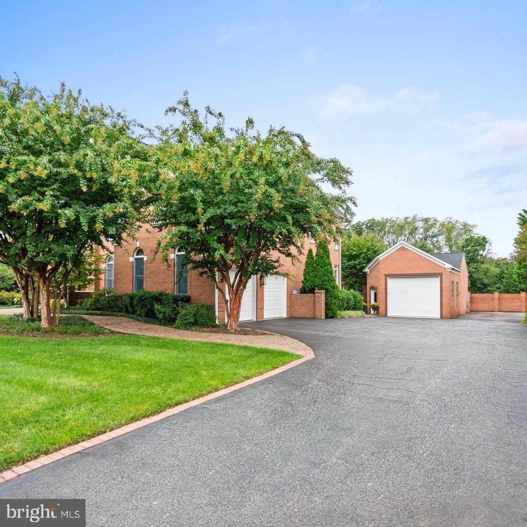 MADRILLON FARMS - Residential