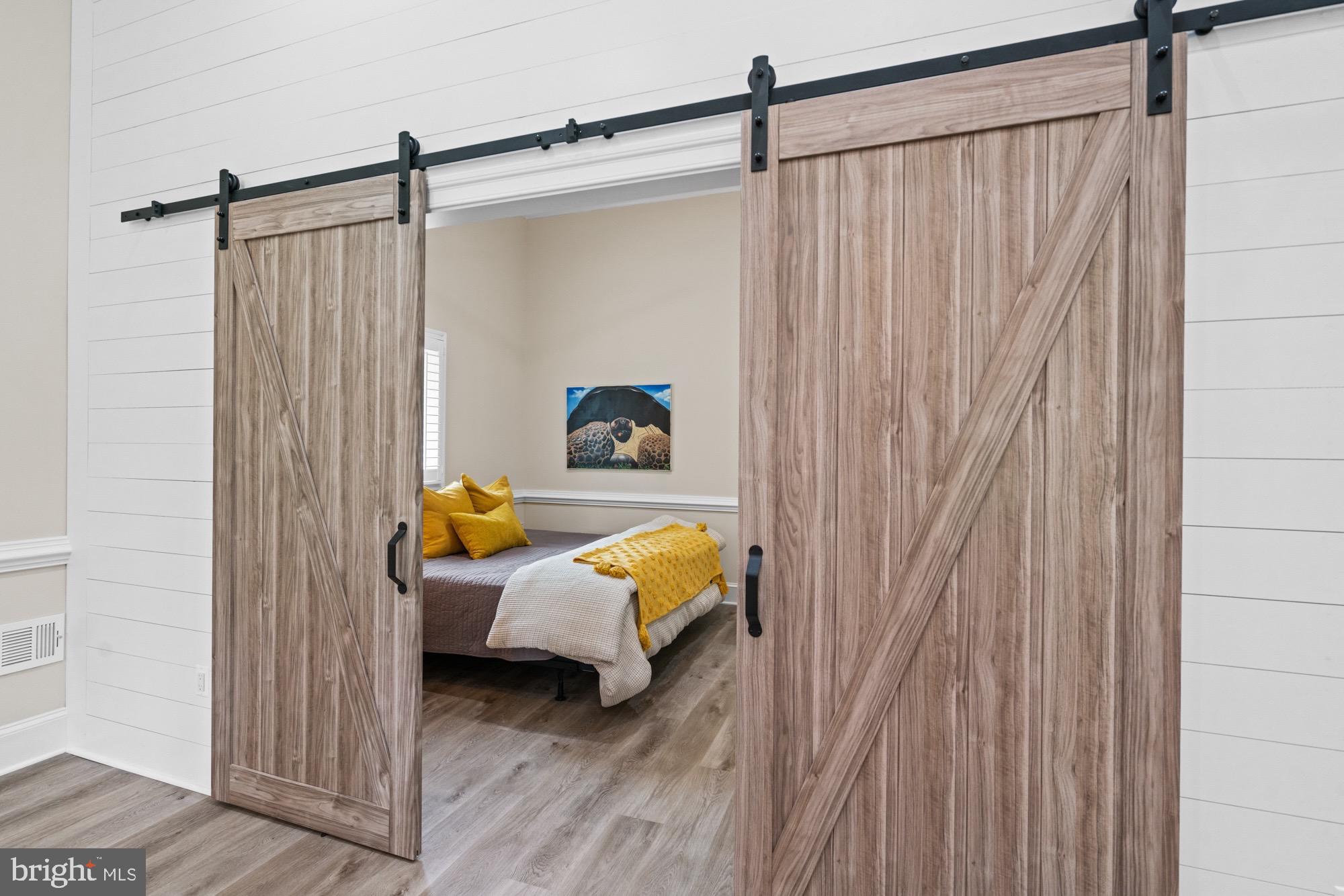 MADRILLON FARMS - Residential