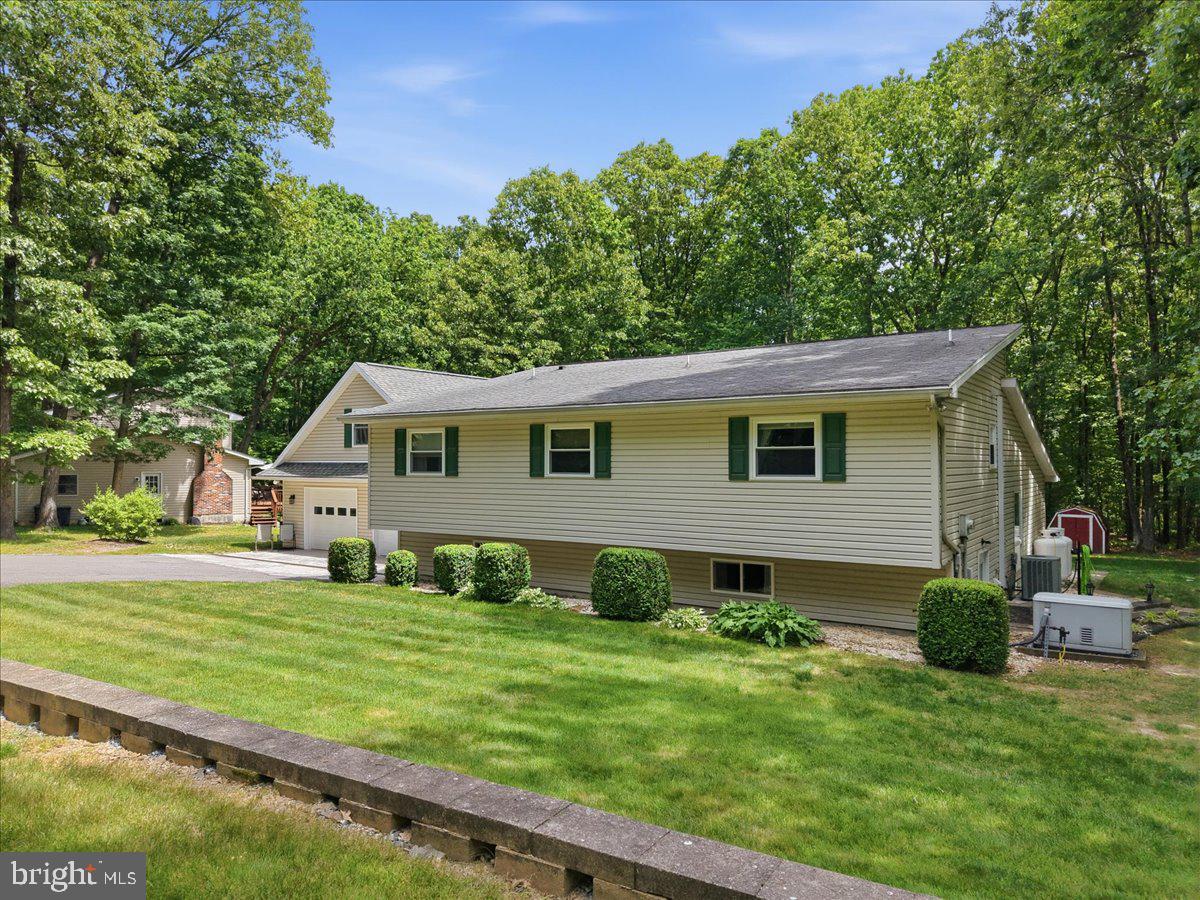 209 E MANOR LANE