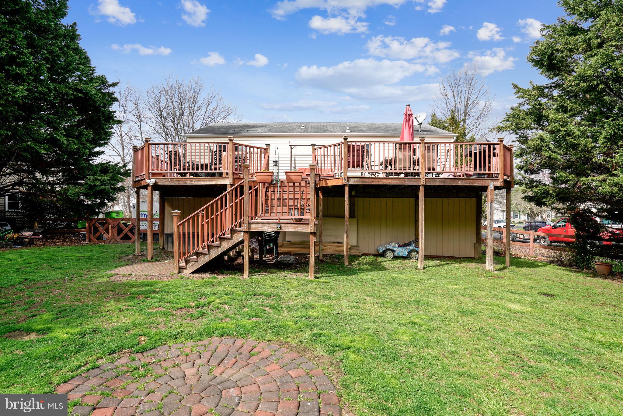 CLOVERFIELDS - Residential