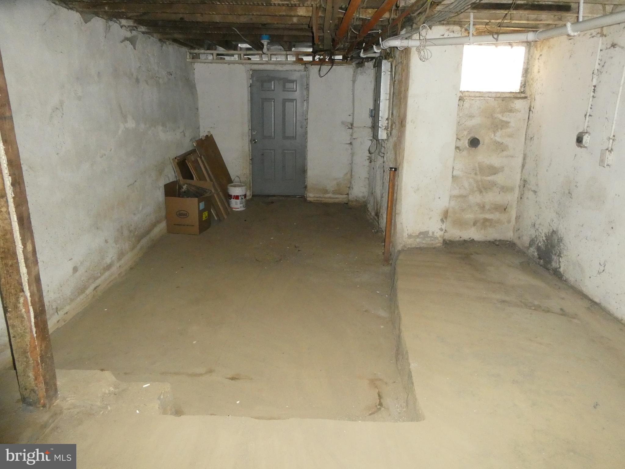 LAWNCREST - Residential