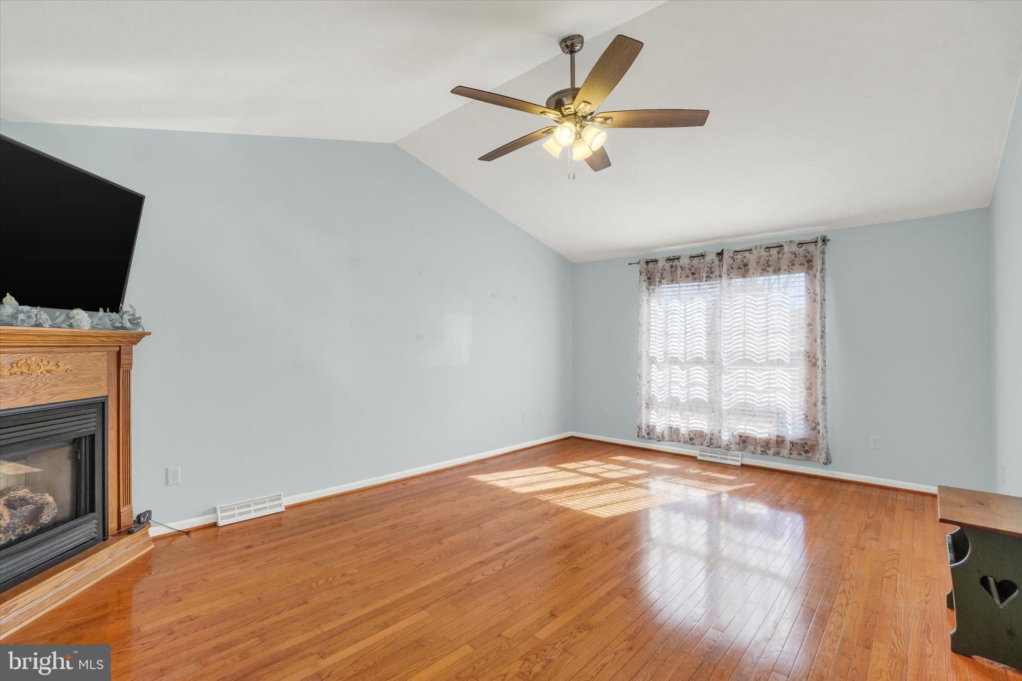 STEWARTSTOWN STATION - Residential