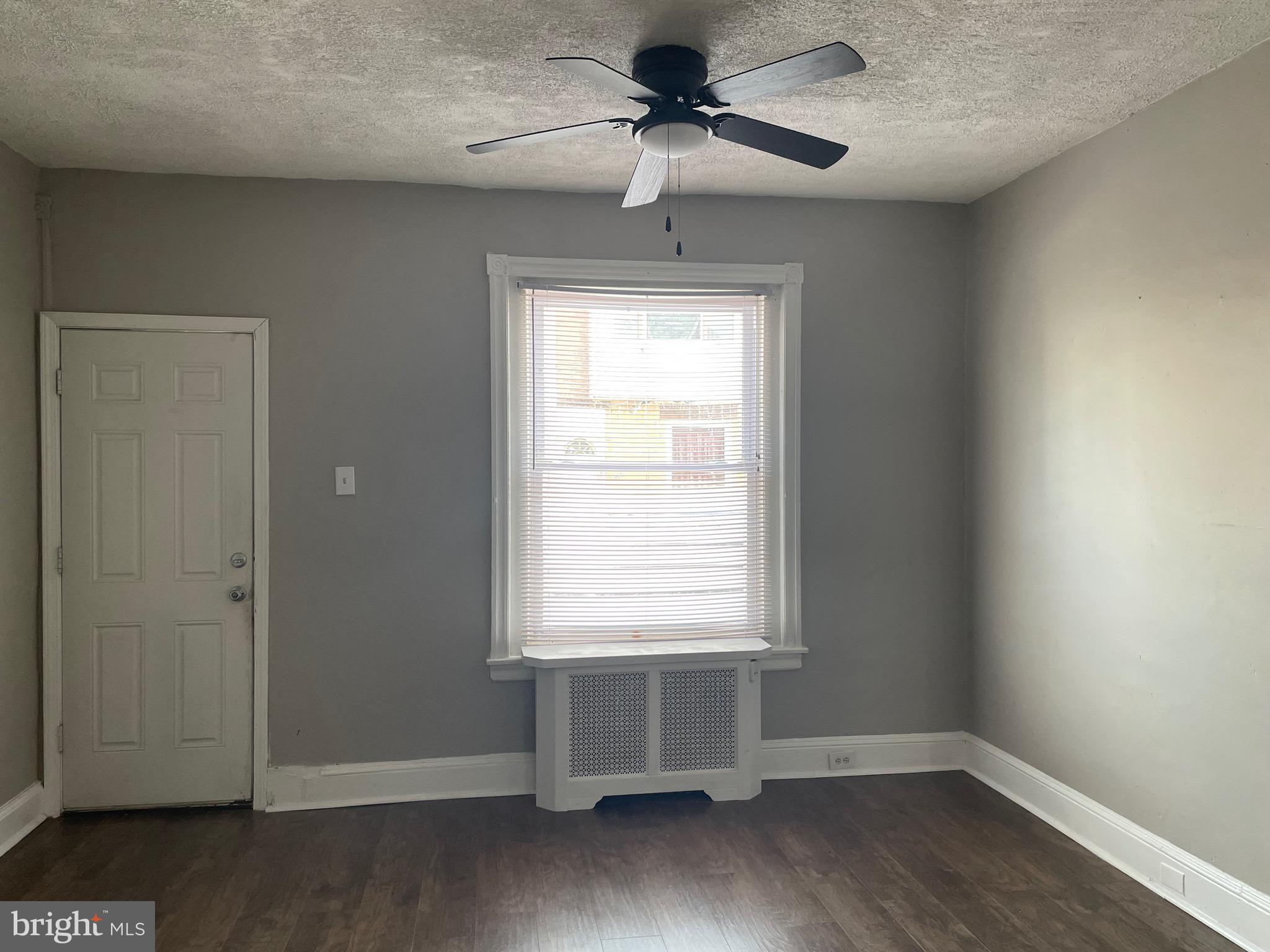 EAST KENSINGTON - Residential