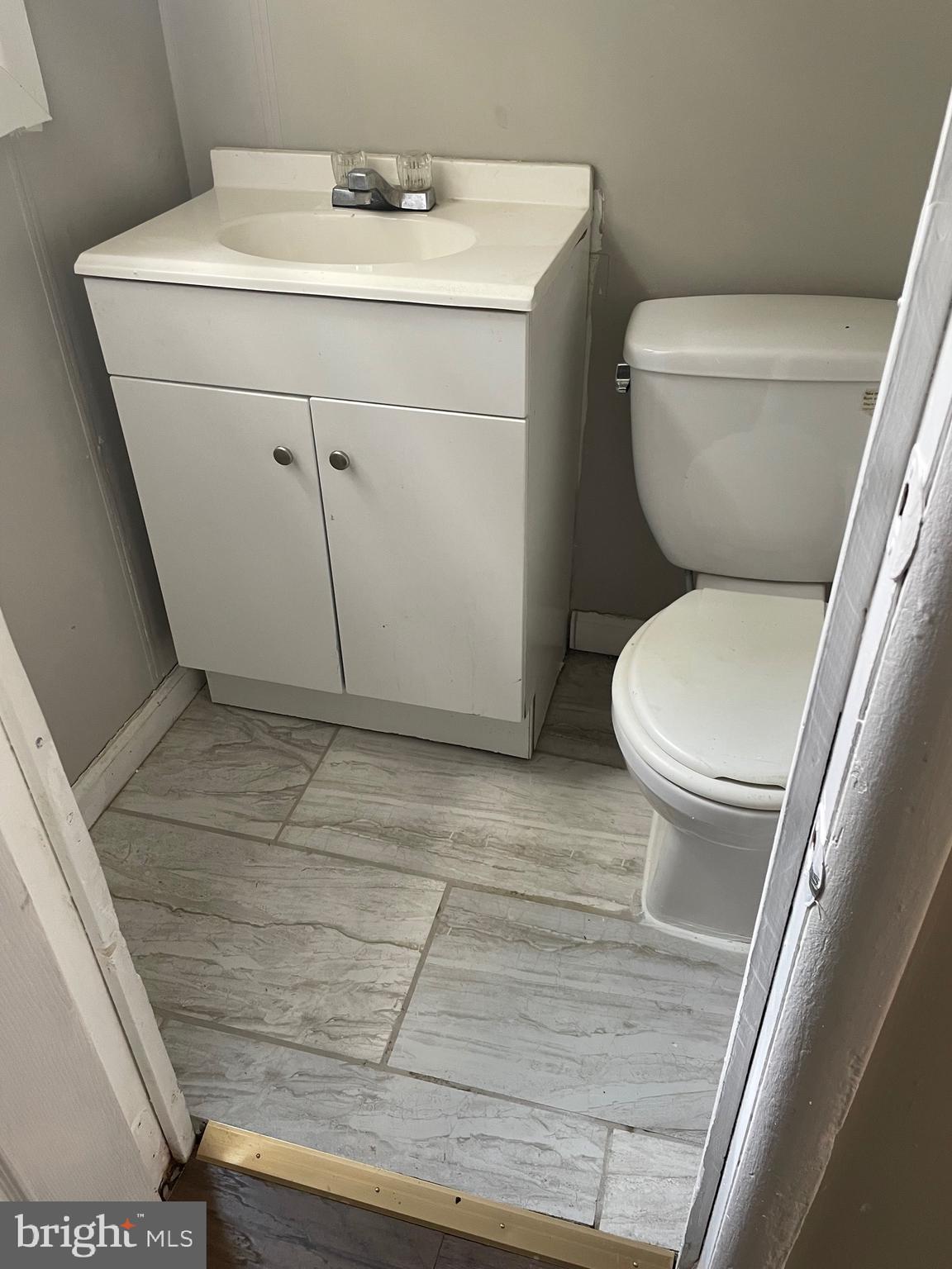 EAST KENSINGTON - Residential