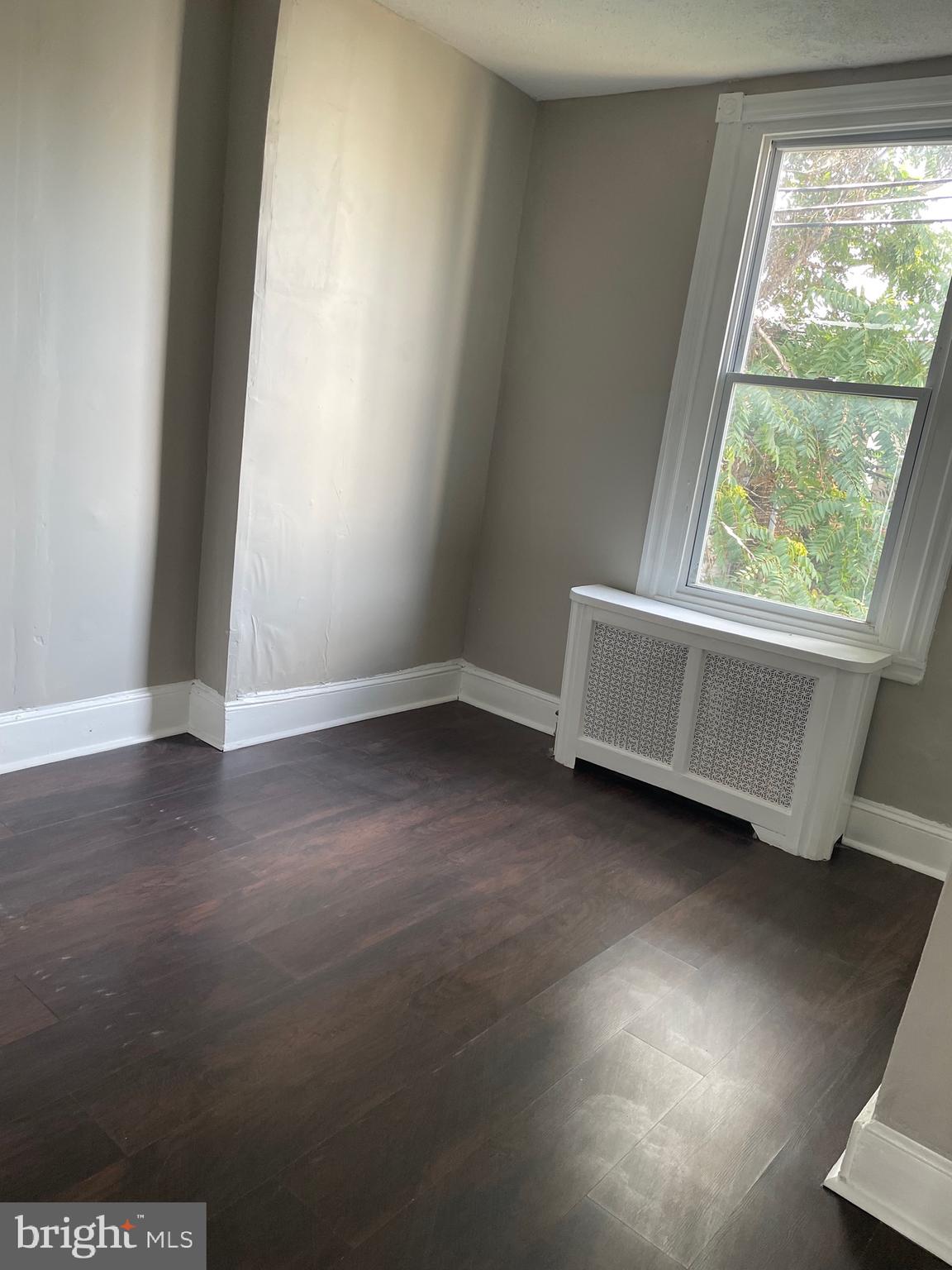 EAST KENSINGTON - Residential