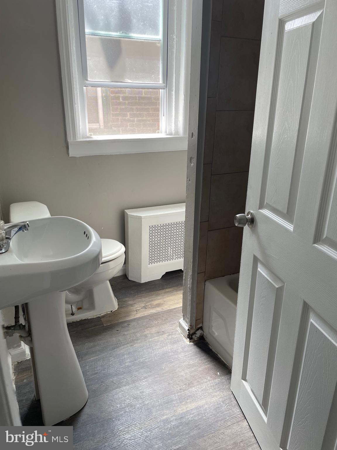 EAST KENSINGTON - Residential