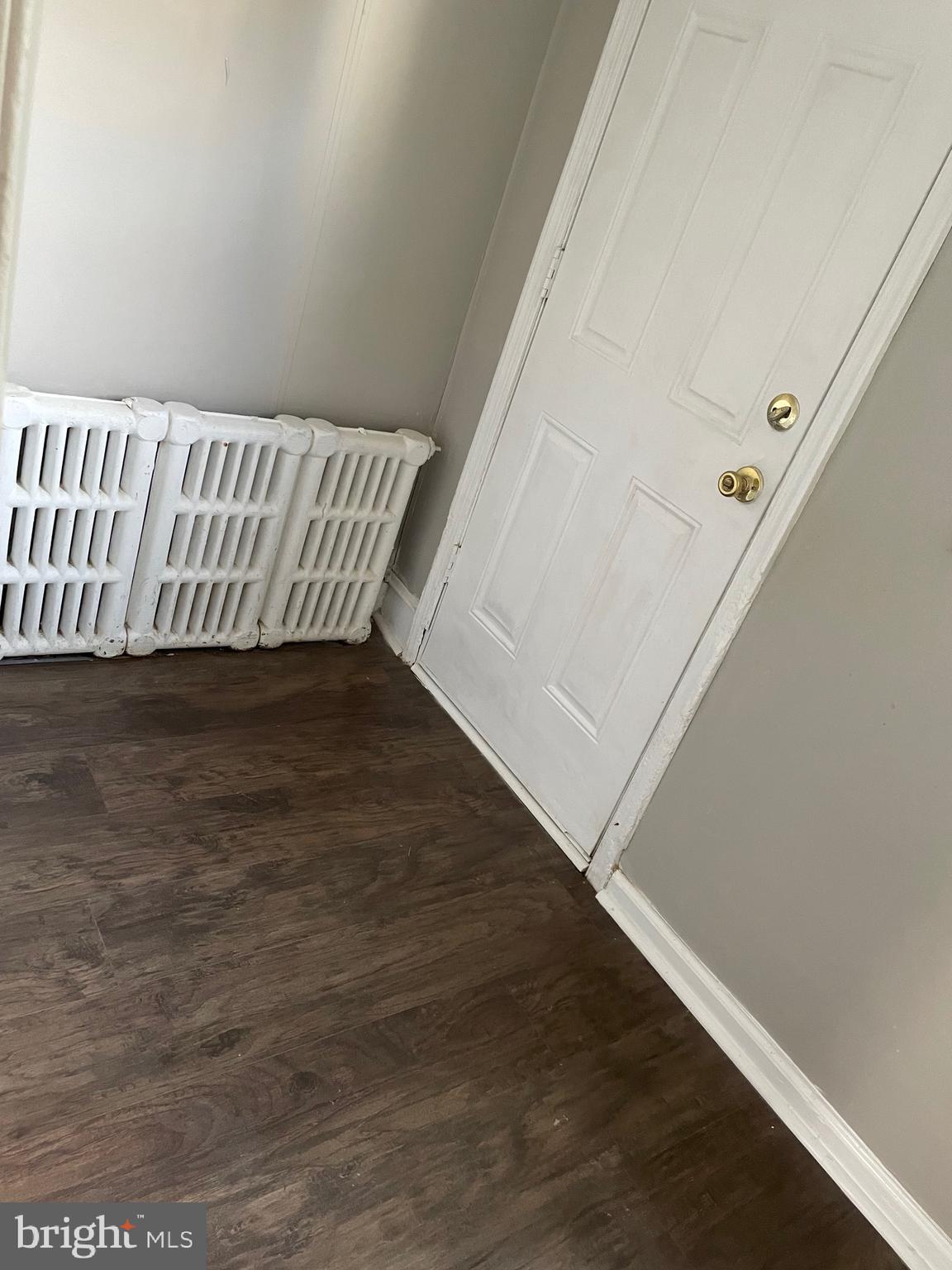 EAST KENSINGTON - Residential