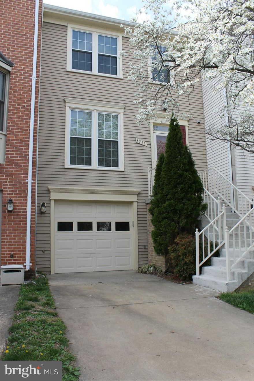 GREAT OPPORTUNITY TO LIVE IN THE SOUGHT-AFTER BLUEMONT NEIGHBORHOOD OF HERNDON. 3BR, 2 FULL, 2 HALF BATH, 3 LEVEL TH IS MOVE-IN READY. INTERIOR HAS BEEN COMPLETELY RENOVATED. LG FAMILY RM W/FIREPLACE. SEP DINING RM. DECK OFF MAIN LVL BACKS TO TREES. MASTER BDRM W/BEAUTIFUL UPDATED FULL BA W/DUAL VANITIES. NICE SIZE RMS UPDATED HALL BATH.  LL REC ROOM W/BATH. FENCED YARD! WALK TO GOLF COURSE.