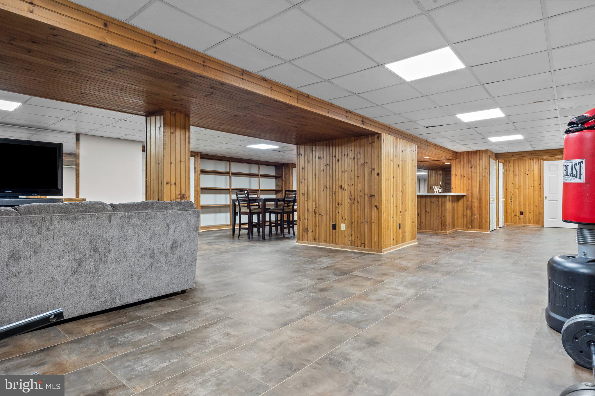 MIRROR LAKE FARMS - Residential