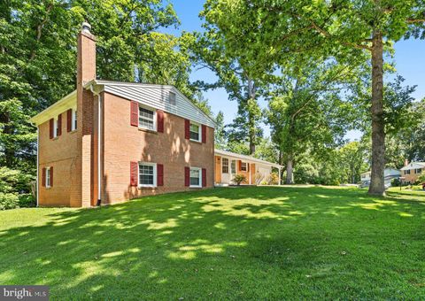 Homes For Sale - 6608 Grey Fox Drive<br/> Fairfax County, SPRINGFIELD, VA 22152