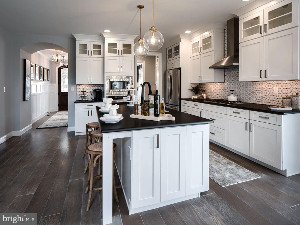 Photo of 562 Brookshire Drive, Lancaster, PA 17601 (MLS # PALA2051742)