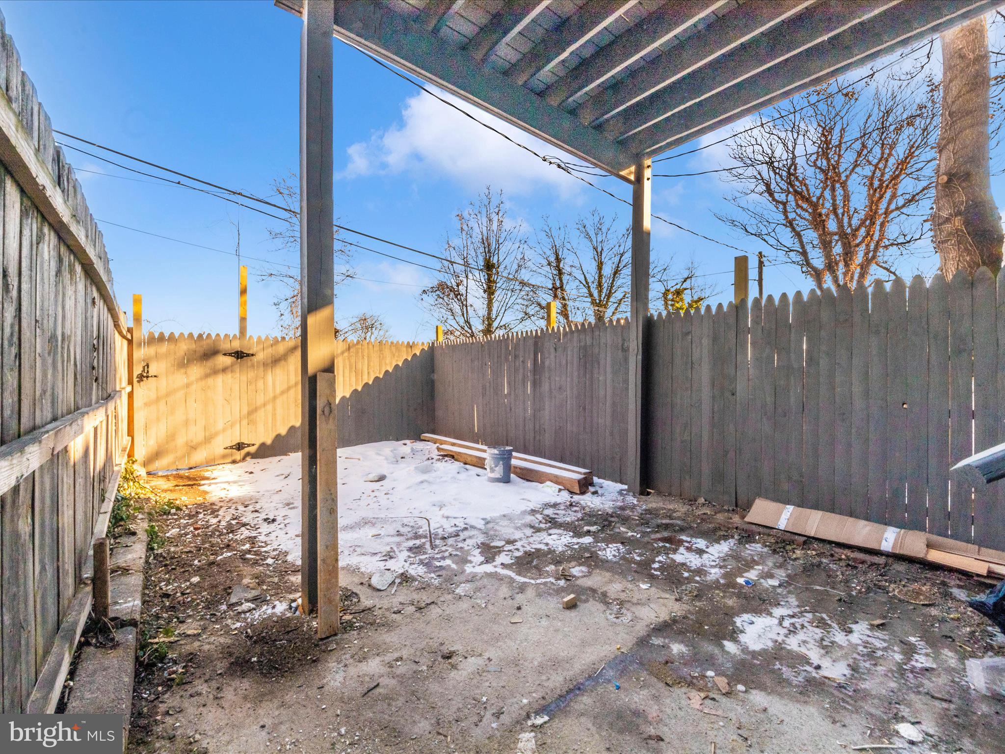BROADWAY EAST - Residential