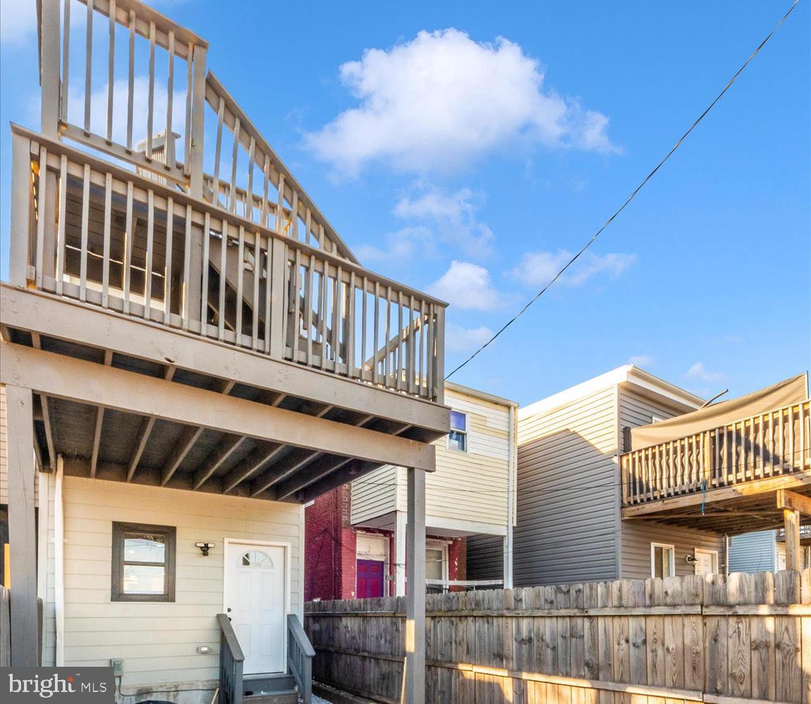 BROADWAY EAST - Residential