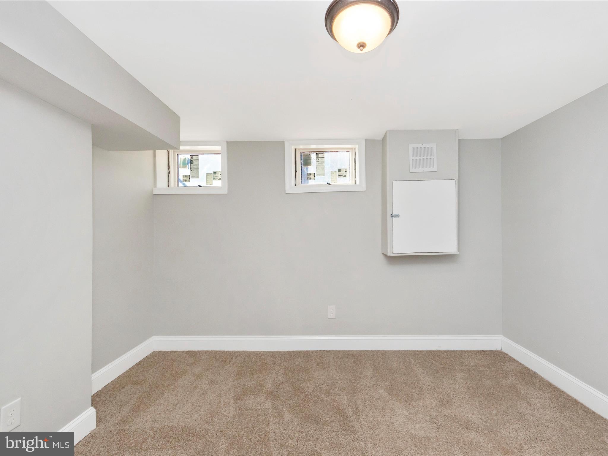 BROADWAY EAST - Residential