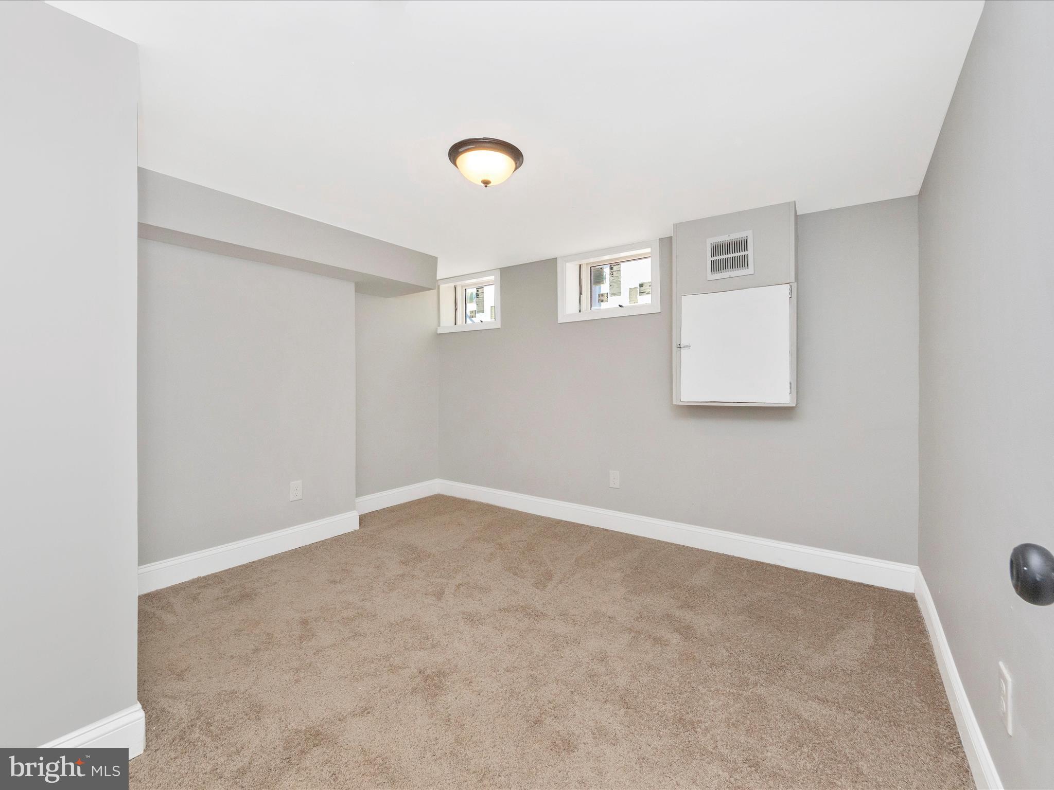 BROADWAY EAST - Residential